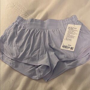 lululemon hotty hot LR 2.5” shorts